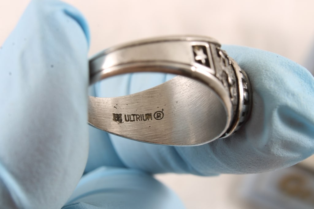 Uhrium Class Ring & Sterling Silver Ring - 10