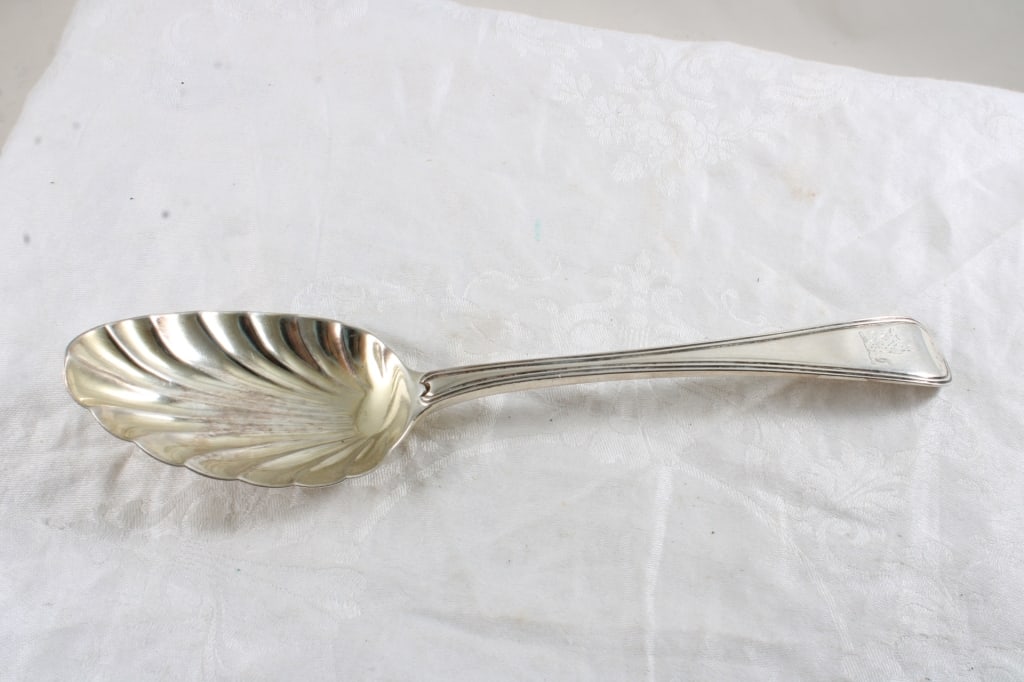 Antique Sterling Silver Sugar Shell Spoon 90 Grams (1 of 13)
