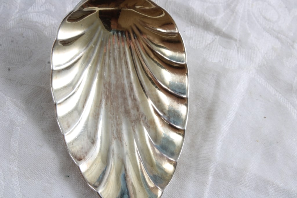 Antique Sterling Silver Sugar Shell Spoon 90 Grams - 3