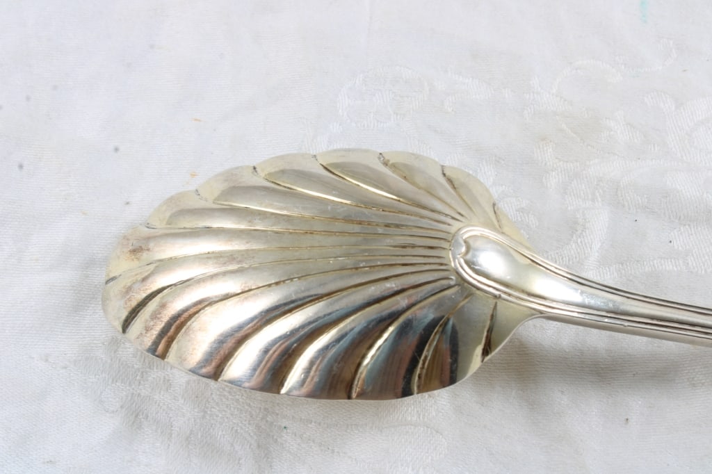 Antique Sterling Silver Sugar Shell Spoon 90 Grams - 9