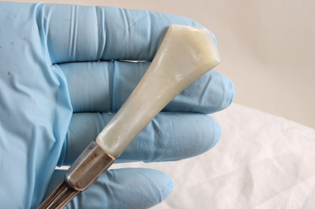 Sterling Ferrule Mother of Pearl Spoon 66 Grams - 2