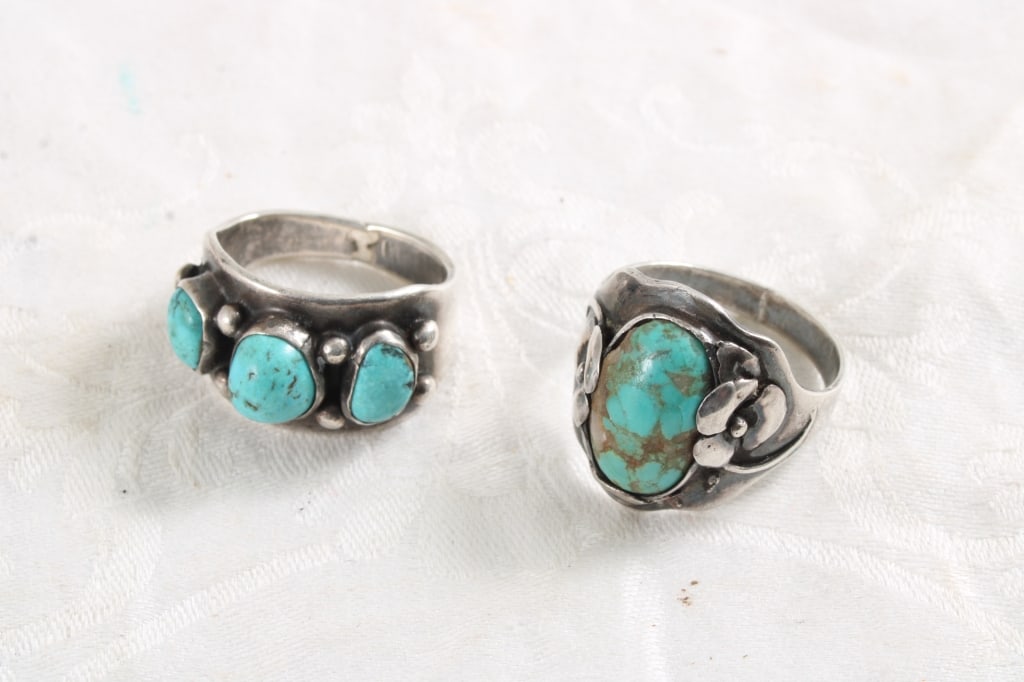 2 Southwest Style Turquoise Rings 23 Grams (1 of 17)