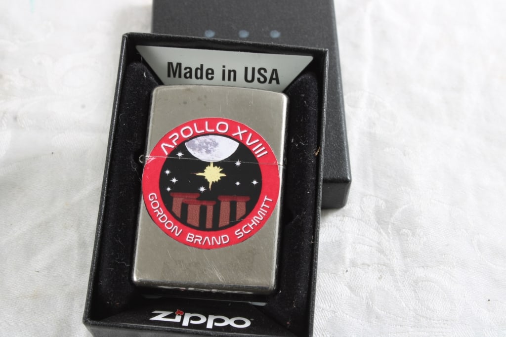 2 Zippo Lighters in Original Boxes - 9