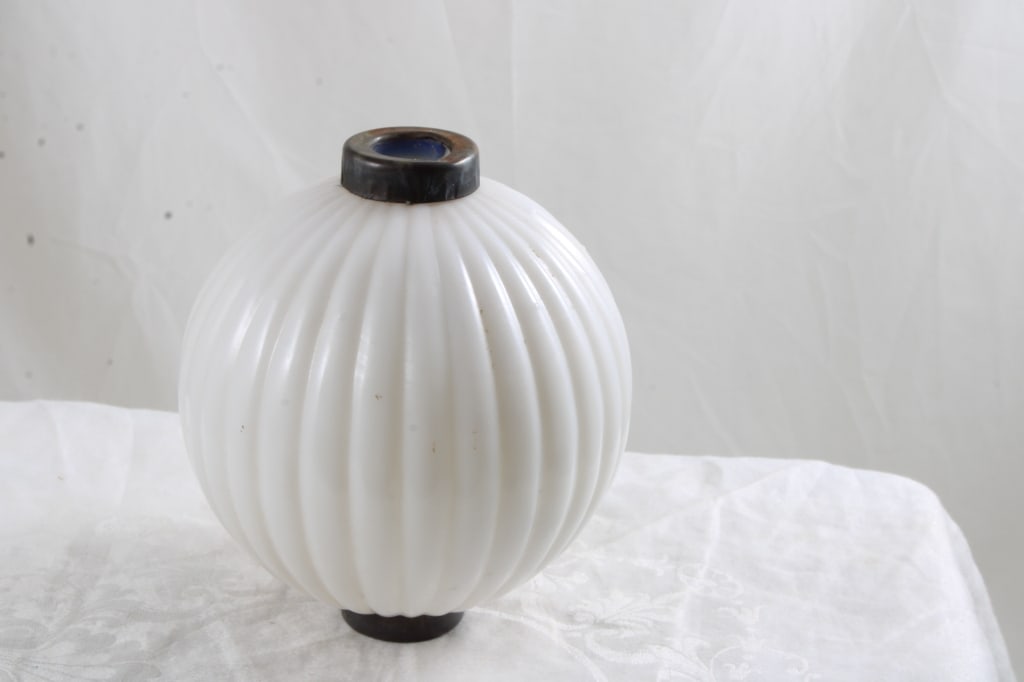 White Pleated Glass Lightning Rod Ball - 2