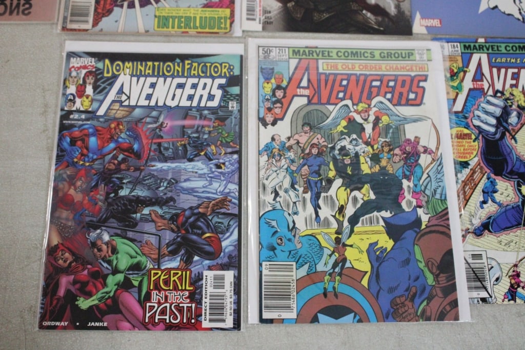 25 The Avengers Vintage Marvel Comic Books - 7