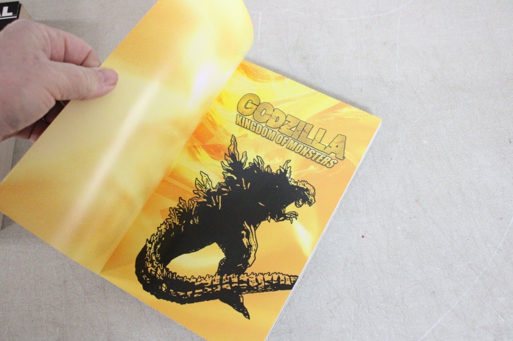 2 IDW & Marvel Essential Comic Books - 10