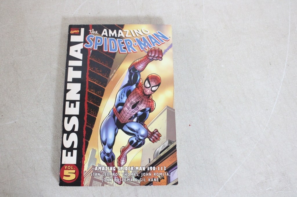 2 Marvel Essential Spider-Man Comics - 10