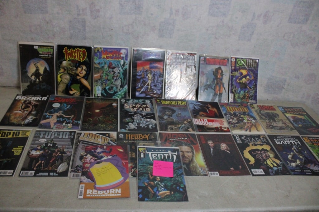 29 Vintage Comic Books: 29 Vintage Comic Books - Boom Studios, Eclipse, Caliber, Compass, Epic, AC, Image, America's Best, Fleetway, Whitman, Wizard, IDW, May Horse, Dark Horse, Eternity, Reborn, Image. Lot Size 10"
