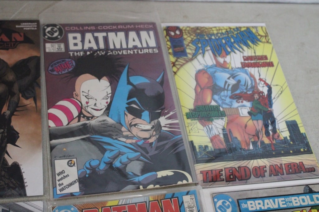 17 DC Comic Books Spider-Man, Batman - 10