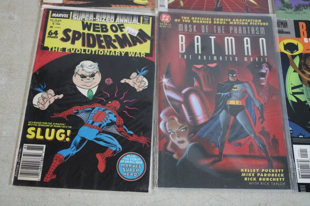 17 DC Comic Books Spider-Man, Batman - 3