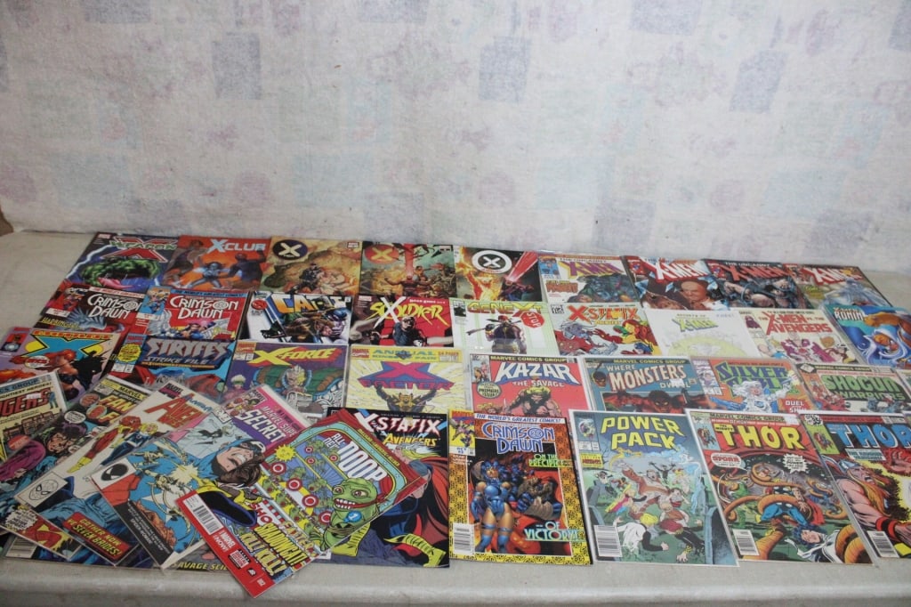 42 Vintage Marvel Comic Books: 42 Vintage Marvel Comic Books - X-Men, Thor, Mutant X, Shogun, Power Pack, Crimson Dawn, X-Statix, Gene XT, X-Club, X-Weapon, Super Heroes, Avengers, Fantastic Four, and More. Lot Size 10" x