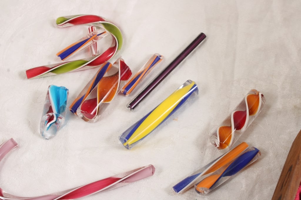 Happy Twisties Glass Canes in Cigar Box - 6