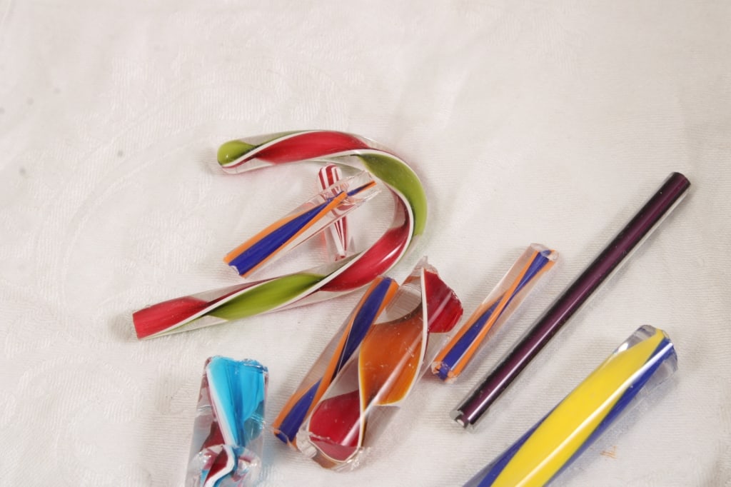 Happy Twisties Glass Canes in Cigar Box - 7