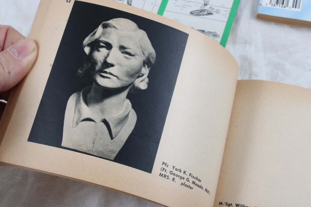 WW2 & Other Booklets Soldier Art Armed Services Ed - 11