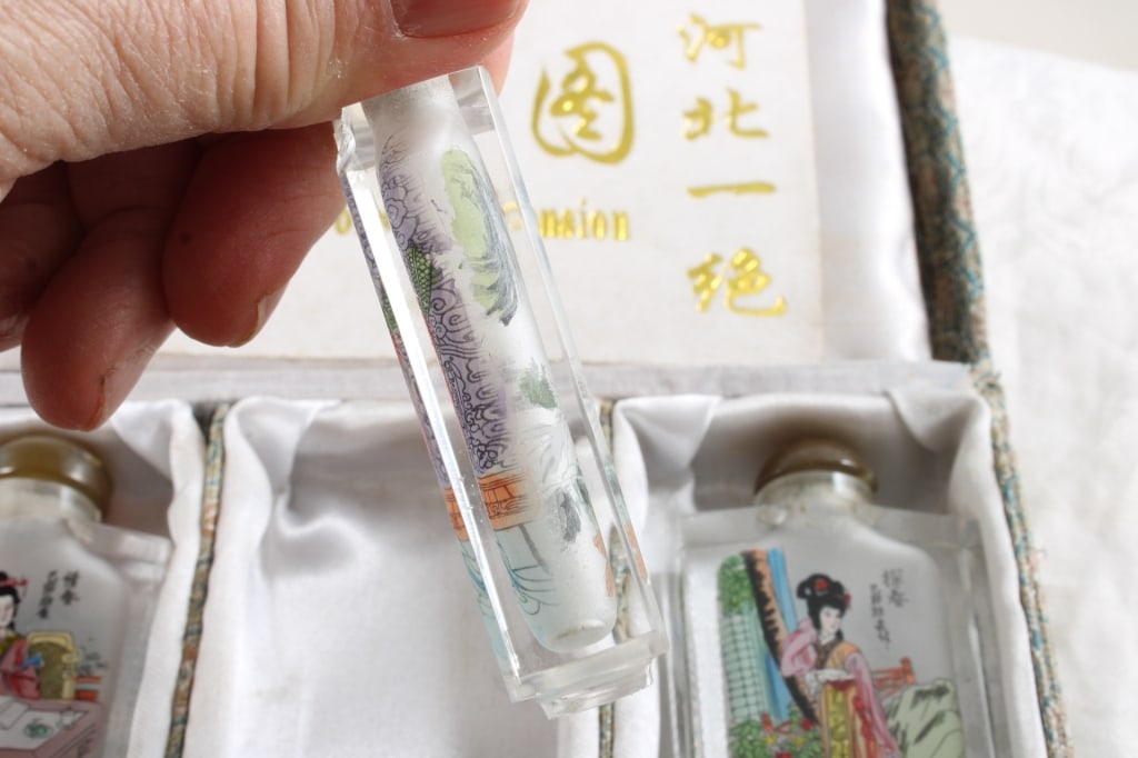 1977 Humphrey Medallion 4 Asian Snuff Bottles - 19