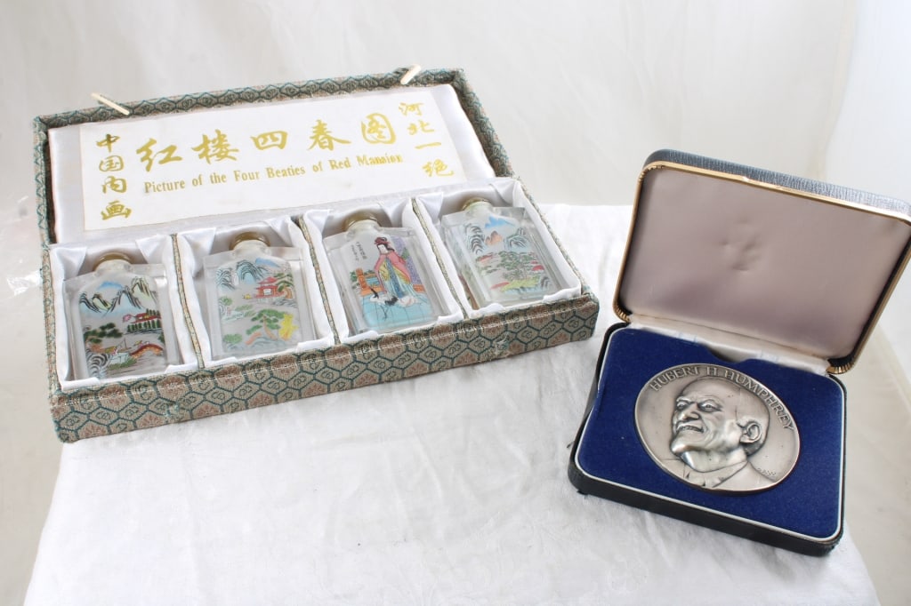 1977 Humphrey Medallion 4 Asian Snuff Bottles: 1977 Humphrey Medallion 4 Asian Snuff Bottles - 1977 Hubert Humphrey 2.75" Pewter Medallion in Case and Picture of the Four Beauties of Red Mansion Snuff Bottles in Original Box (Asian Themed