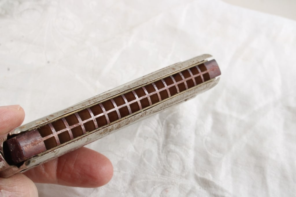 Vintage Echo Harp 2 Sided Harmonica Keys A & D - 8