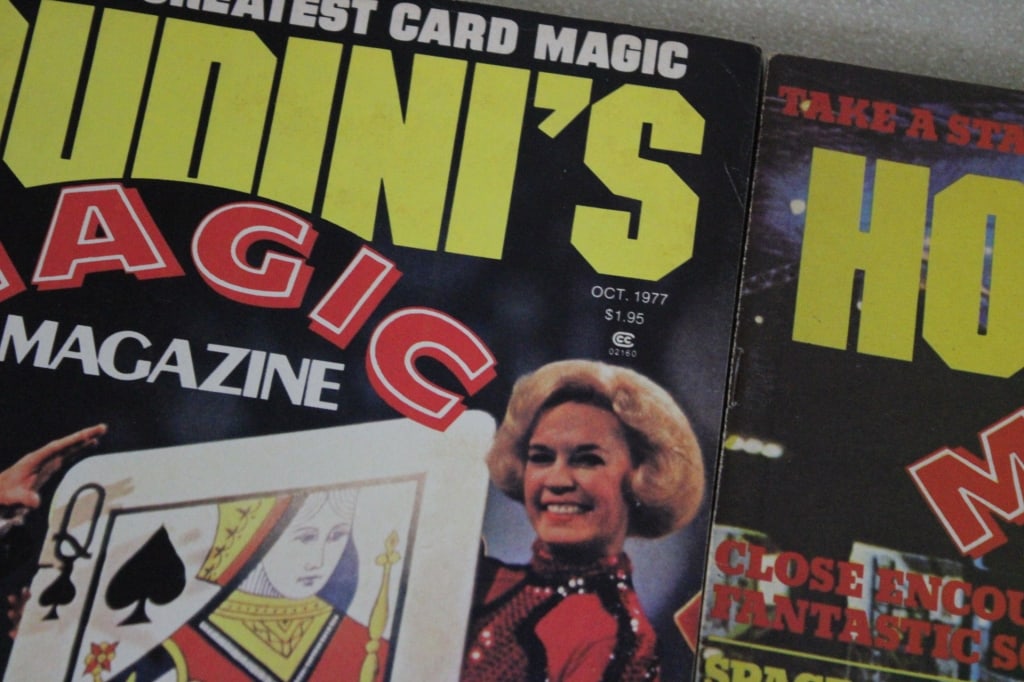 7 Houdini's & The Magic Magazines 1970's - 10