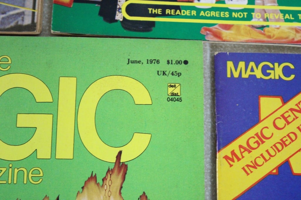7 Houdini's & The Magic Magazines 1970's - 15