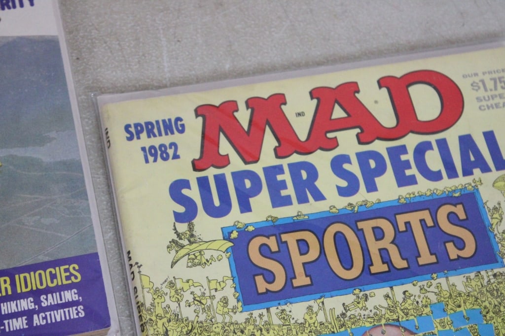 4 Risque Pinup Beau, Escapade, 3 Mad Magazines - 14