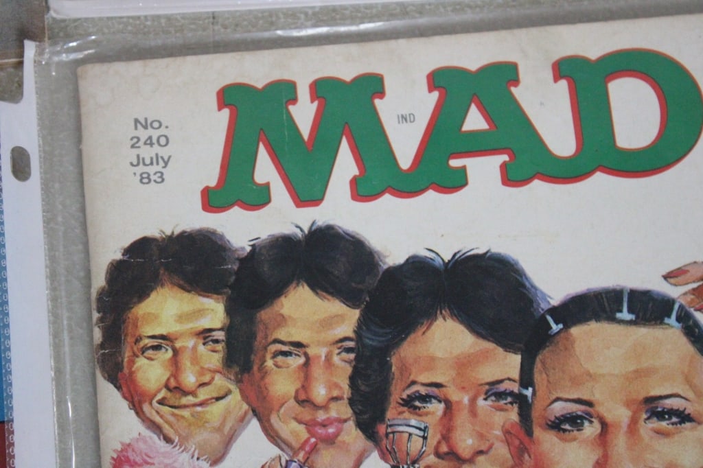 4 Risque Pinup Beau, Escapade, 3 Mad Magazines - 15