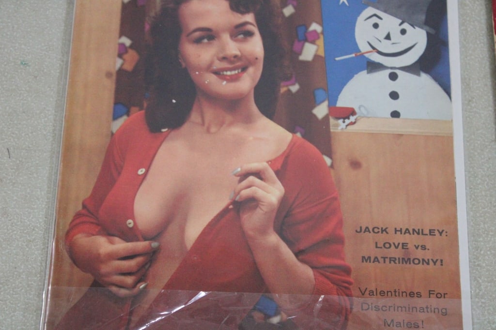 4 Risque Pinup Beau, Escapade, 3 Mad Magazines - 6