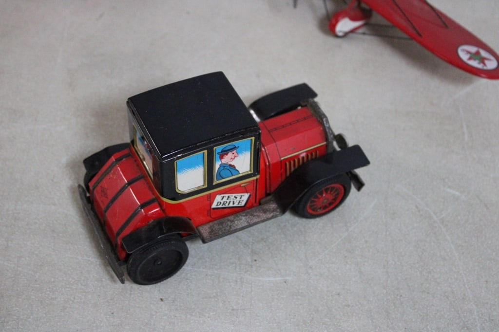 3 Airplanes, Locomotive, Tin Friction Japan Car - 7