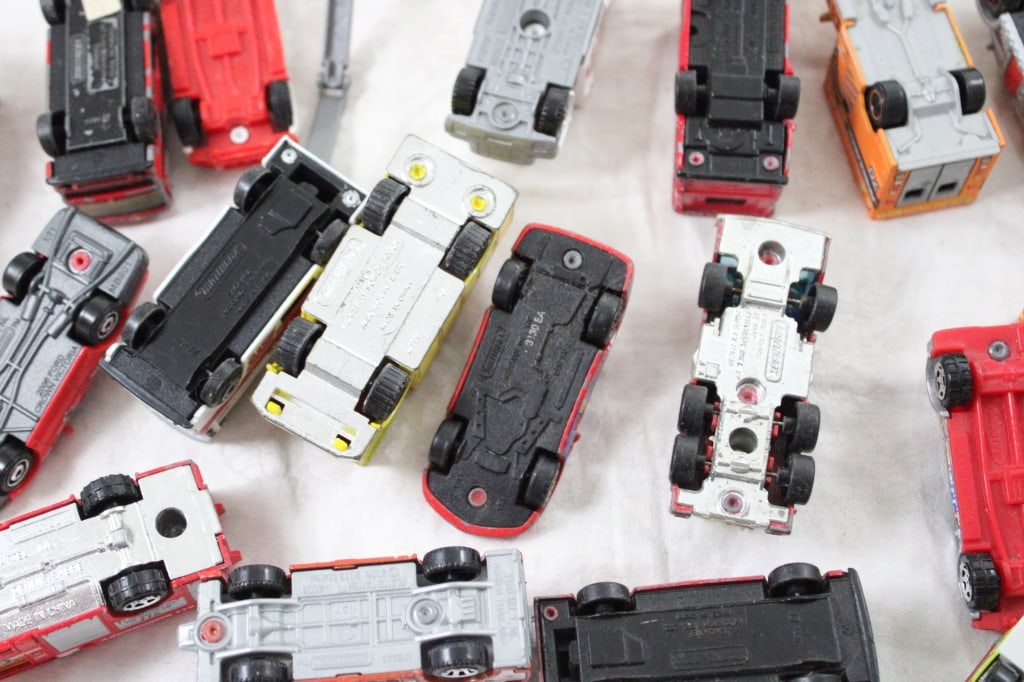 20 Matchbox Fire Trucks and Emergency Vehicles - 15