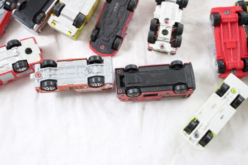 20 Matchbox Fire Trucks and Emergency Vehicles - 16