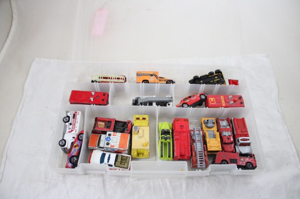 20 Matchbox Fire Trucks and Emergency Vehicles (1 of 20)