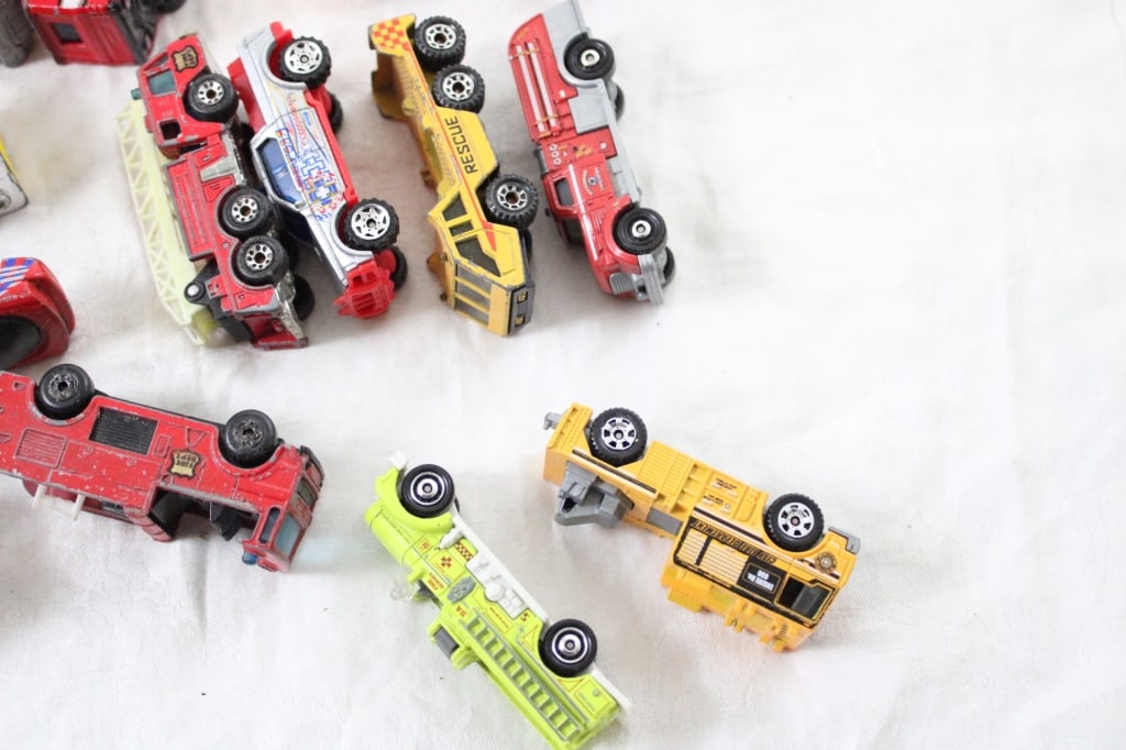 20 Matchbox Fire Trucks and Emergency Vehicles - 20
