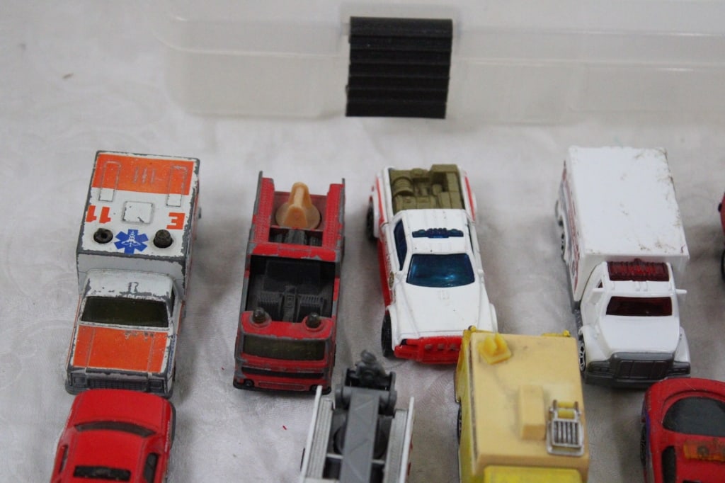 20 Matchbox Fire Trucks and Emergency Vehicles - 3