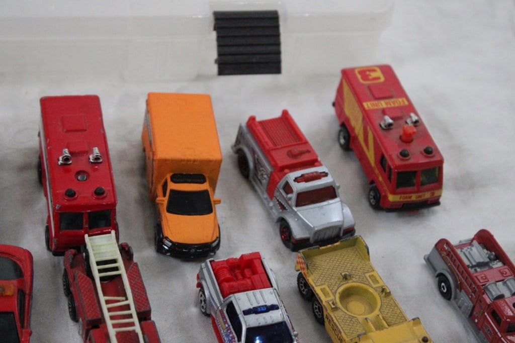 20 Matchbox Fire Trucks and Emergency Vehicles - 7