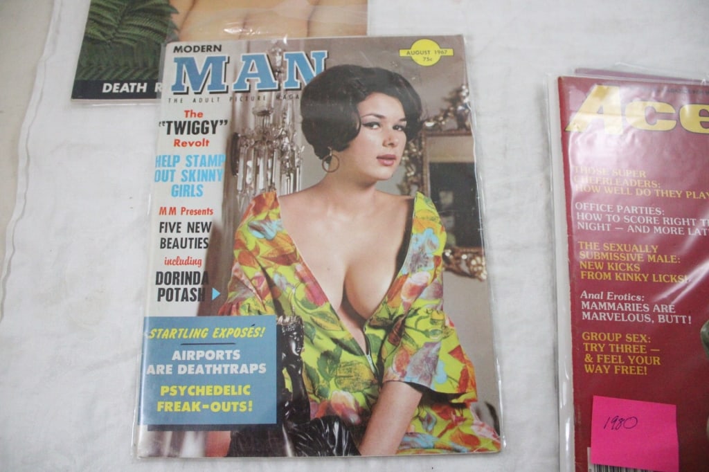 4 Risque Nude Men's Magazines - 9