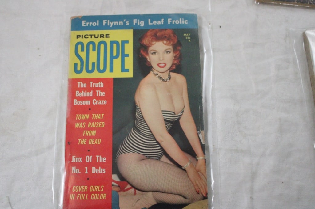 6 Pocket Size Nude Pin Up Magazines 1950's, 70's - 6