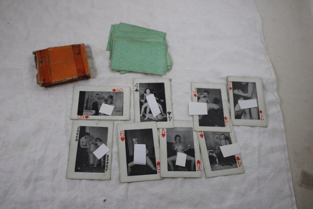 Adult Erotic Playing Cards Vintage incomplete deck: Adult Erotic Playing Cards Vintage incomplete deck - There are 34 cards in deck so it is not complete. Lot Size 3" x 5" x 1". 1 Lb. Photos are part of description (Live Auctioneers on displays a