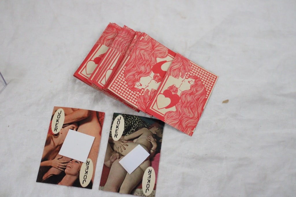 Adult Erotic Playing Cards: Adult Erotic Playing Cards - Lot Size 4" x 3" x 2". 1 Lbs. Photos are part of description (Live Auctioneers on displays a max of 20 photos -check other polatforms for all photos). Please ask questions