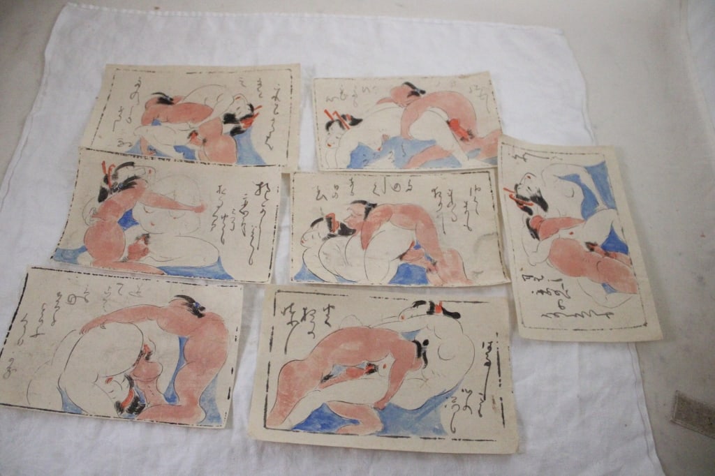 7 Japanese Shunga Erotic Woodblock Prints: 7 Japanese Shunga Erotic Woodblock Prints - 8" x 6. Lot Size 8" x 6" x 1". 1 Lb. Photos are part of description (Live Auctioneers on displays a max of 20 photos -check other polatforms for all photos)