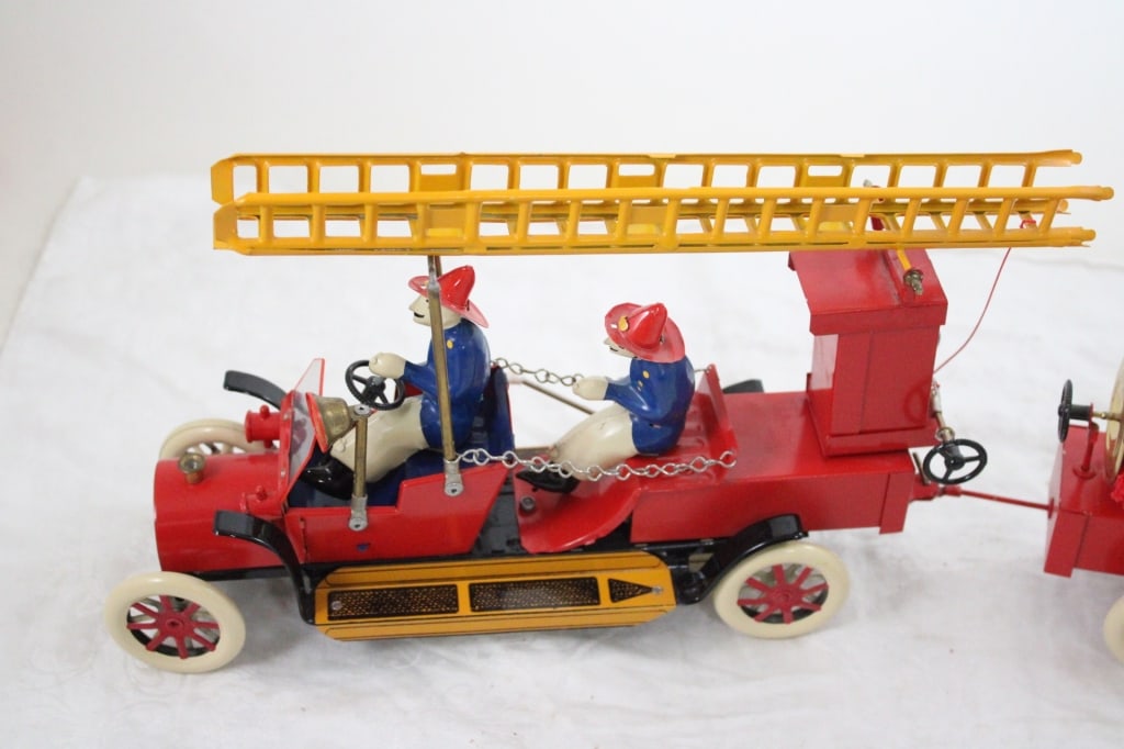Tucher Walther Lever Action Tin Litho Fire Truck - 2