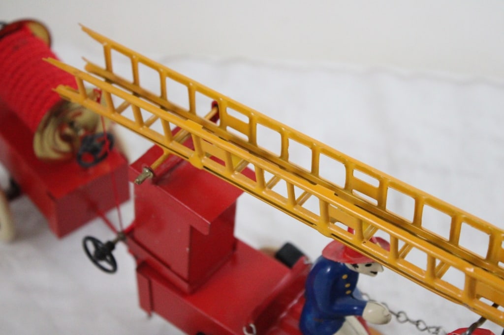 Tucher Walther Lever Action Tin Litho Fire Truck - 9