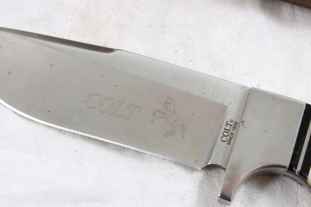 Colt Fixed Blade Knife in Sheath - 2