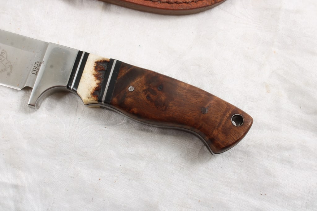 Colt Fixed Blade Knife in Sheath - 4