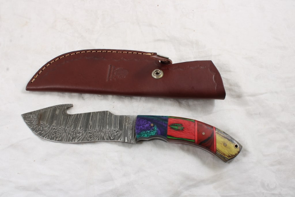 2 Fixed Blade Knives with Sheaths - 11
