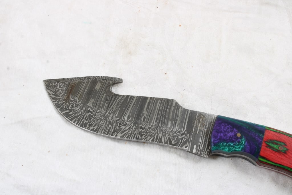 2 Fixed Blade Knives with Sheaths - 16