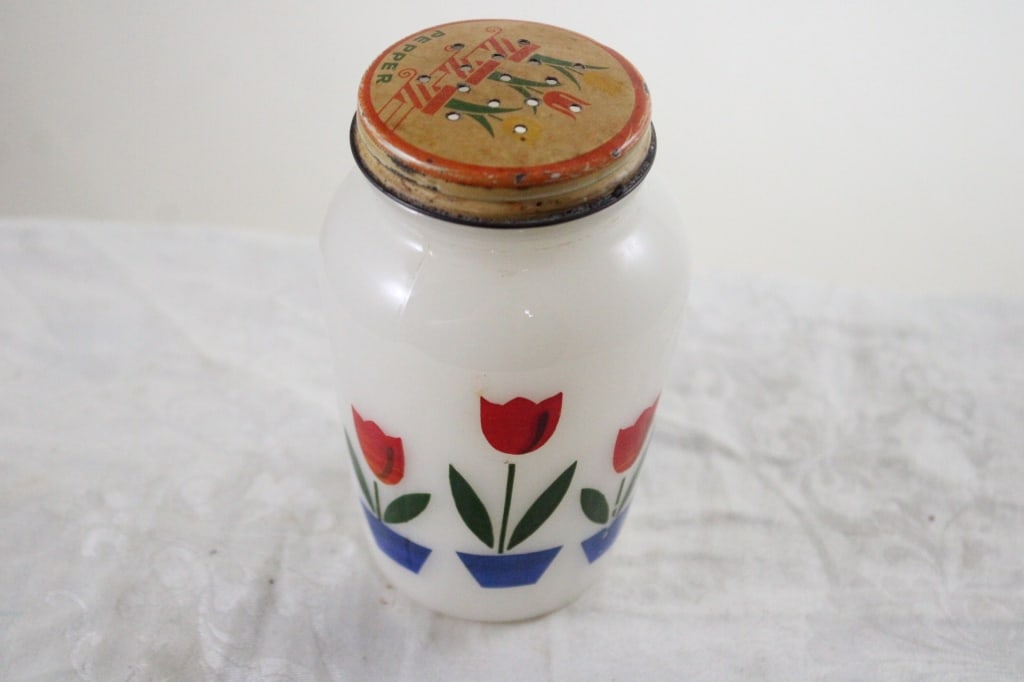 2 Fire King Tulip Pepper Shakers w/ Original Lids - 7