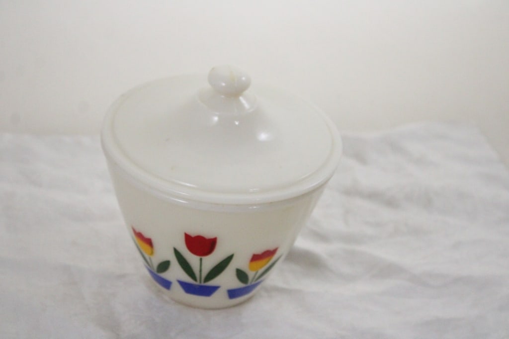 Fire King Tulip Grease Jar with Lid Very Good: Fire King Tulip Grease Jar with Lid Very Good - Lot Size 5" x 5" x 6". 2 Lbs. Photos are part of description (Live Auctioneers on displays a max of 20 photos -check other polatforms for all photos).