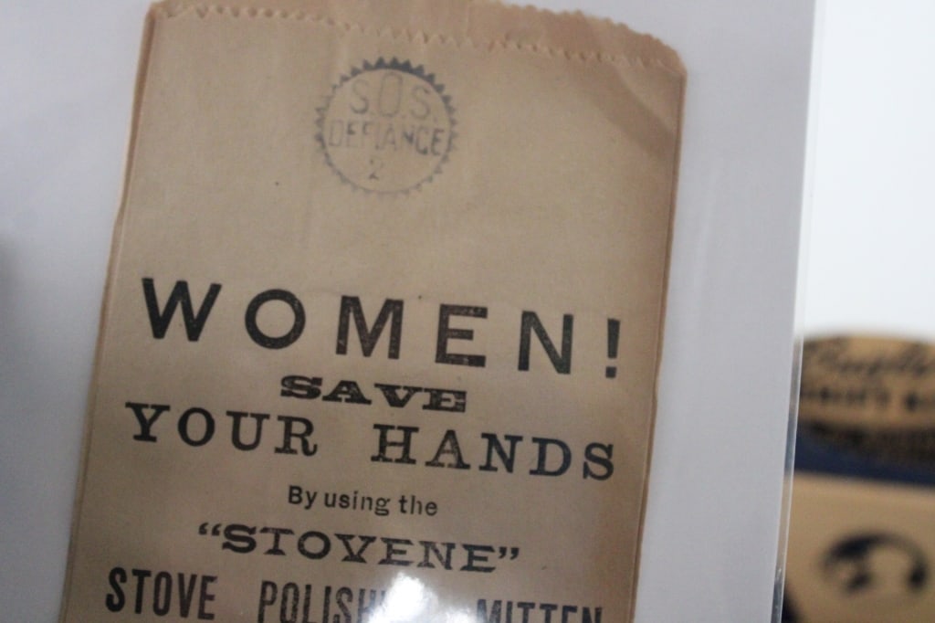 Bugler Cigarette Rolling Machine in Box & More - 11