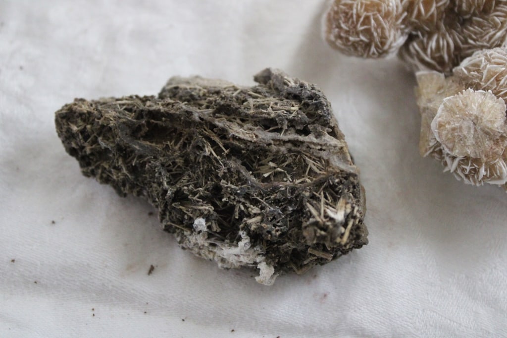 Assortment of Geological Minerals & Specimens - 15