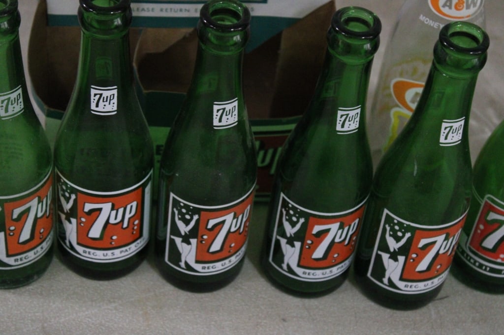 Vintage Soda Bottles 7UP, A&W, Pepsi, Spring Grove - 7