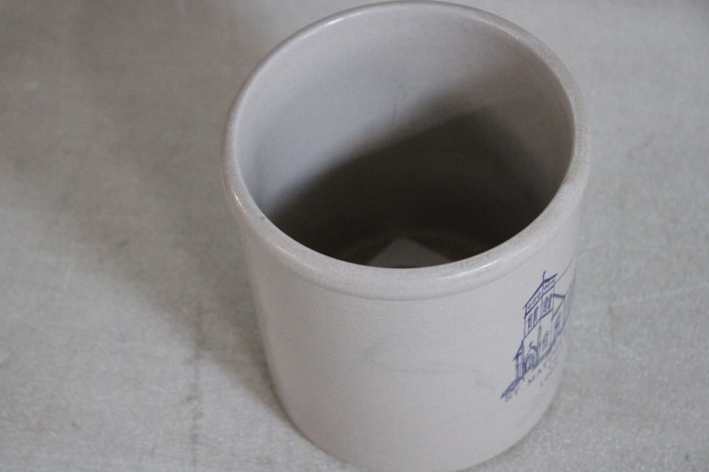 Stoneware Gin Jug, Crock, 2 Kerosene Lamps - 3